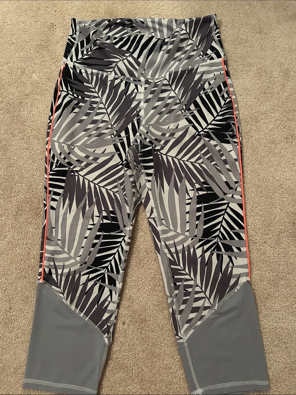 Old Navy Go Dry cropped leggings